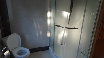 Фото номера Коттедж с 6 спальнями Дома для отпуска Dom w Szkotowie г. Янушково 56